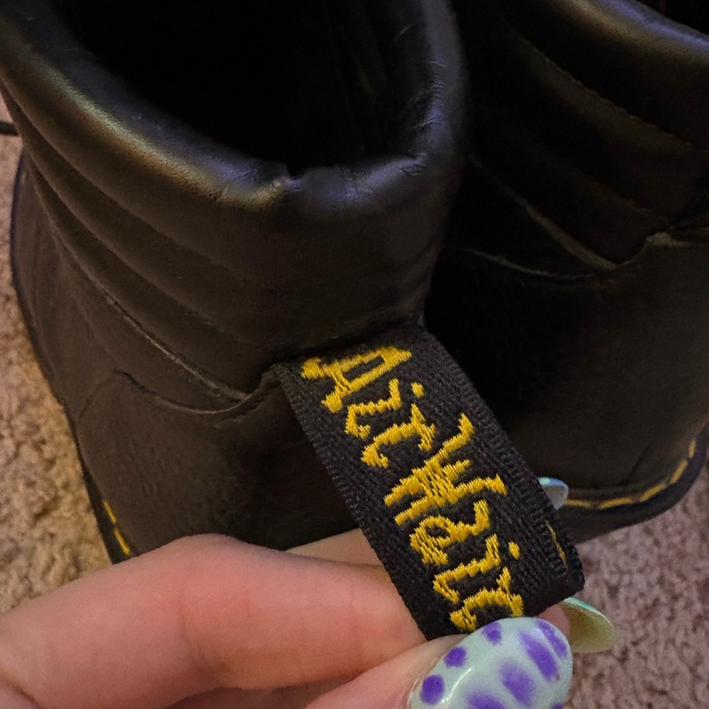 Dr Martens Black Leather Women's Boots - Picture 6 of 6